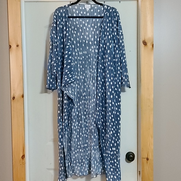 Lularoe Shirley - Picture 1 of 4